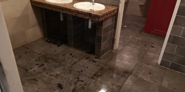 Rodina vylučuje, že by se muž zapálil sám - kamerové záznamy však ukazují opak