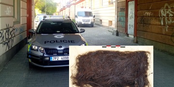 Napadl ženu a nožem jí uřezal vlasy
