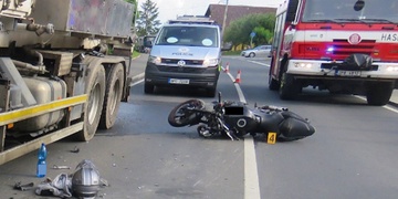 Těžce opilý motorkář naboural do cisterny