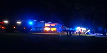 Požár na Santosu zranil mladou dívku