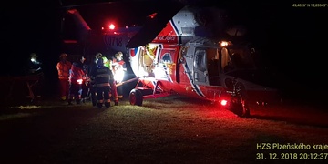 Při čelním střetu vozů byli zraněni čtyři lidé