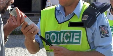 S více než dvěma promile usedl za volant