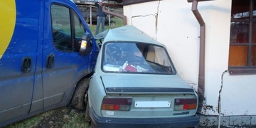 Hasiči zasahovali u zamčených dětí i psů, vyprošťovali řidiče a hasili jídelnu