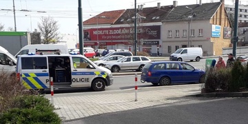 Během půl hodiny došlo ke sražení dvou chodkyň