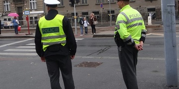 Opilec vezl v autě i děti