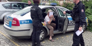 Prodavačka si nakradla skoro dva miliony