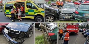 Muž a dítě v nemocnici, šest nabouraných aut a řidička nadýchala