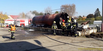 Požár staré cisterny