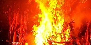 Vánoce - my slavíme, ale hasiči varují!