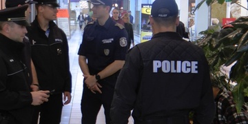 Zahraniční policisté po dvou měsících