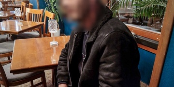 V luxusní restauraci nechtěl platit, pak zlobil, následně utíkal a večer zakončil exkurzí na záchytce