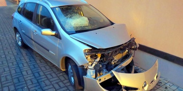 Opilému drifterovi do cesty vstoupila zeď