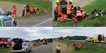 Motorkář nezvládl předjíždění a vážně zraněný skončil v poli