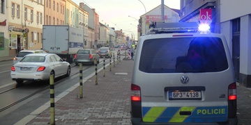 Nákladní vůz srazil ženu