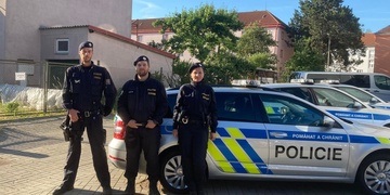Trojice policistů muži rozmluvila sebevraždu