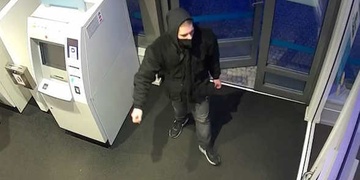 Tak trochu jiná loupež u bankomatu